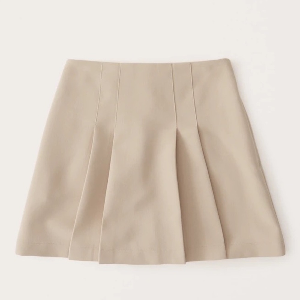 NWT Abercrombie Pleated Menswear Skort